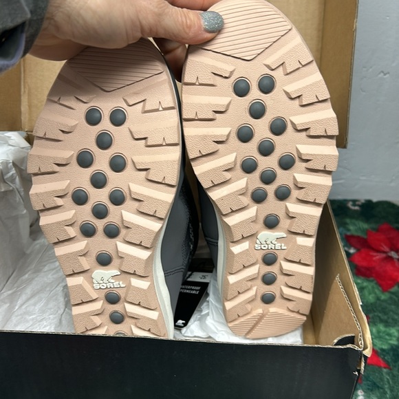 Sorel Whitney Short boots NWT - Picture 6 of 7